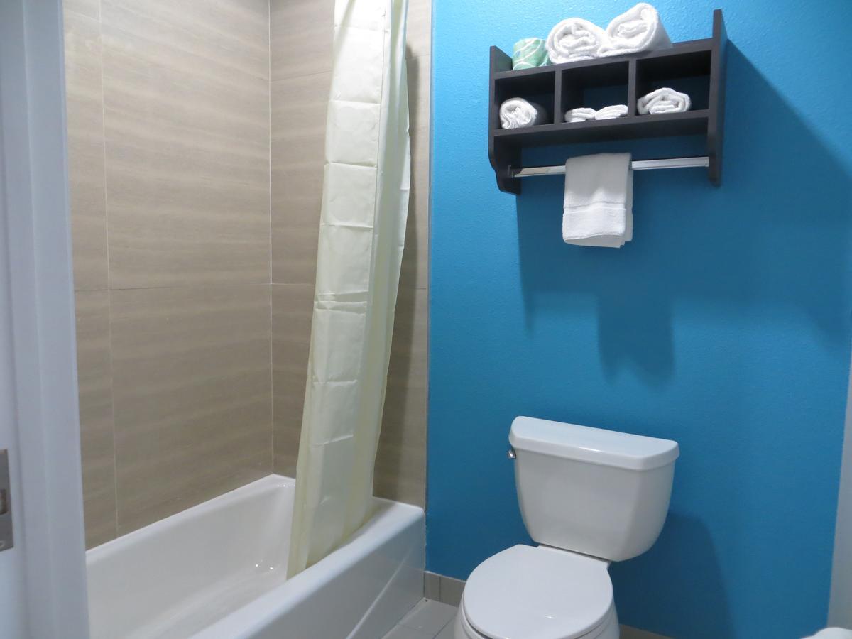 Haven Inn & Suites Willowbrook (Adults Only) Houston Eksteriør billede